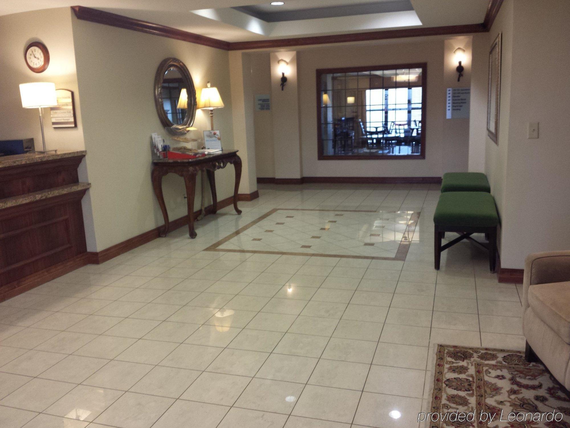 Holiday Inn Express Hotel & Suites Concordia Us 81 By Ihg Exterior photo